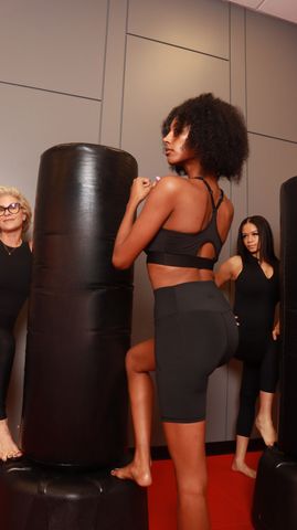 women preparing for kickboxing