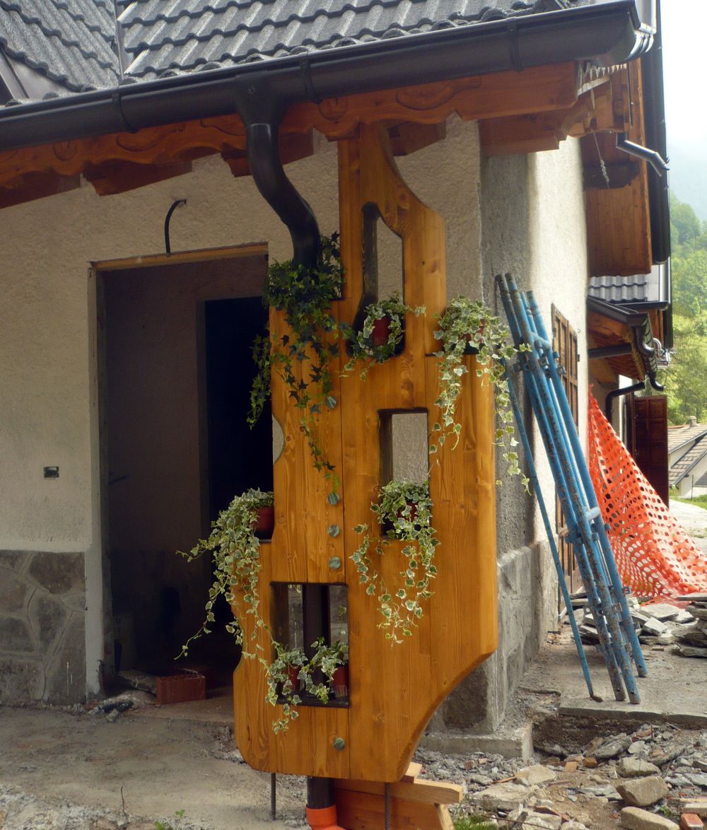 struttura scultorea in legno