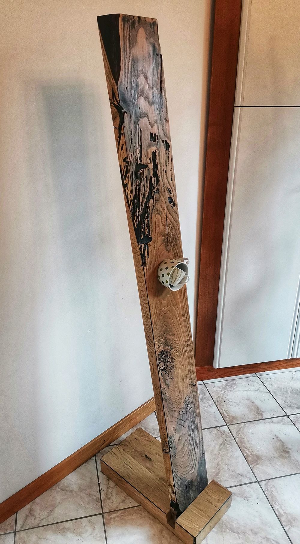 scultura di design in legno