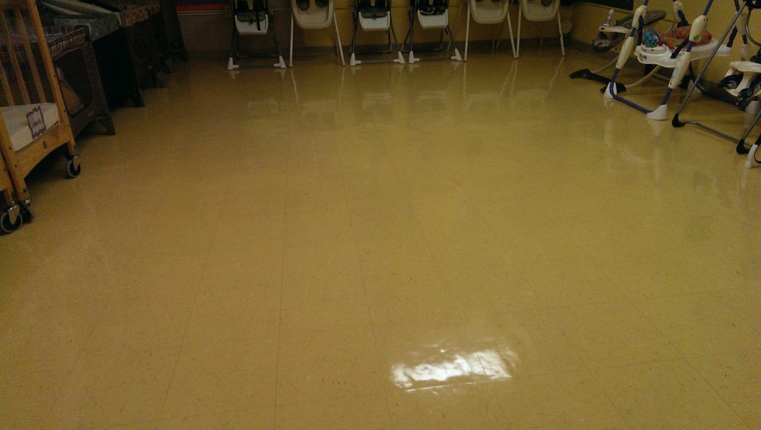 A room with a lot of high chairs on the floor.