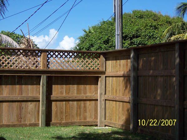 Half Enclosure Fence — Cocoa Beach, FL — Darrell’s Docks