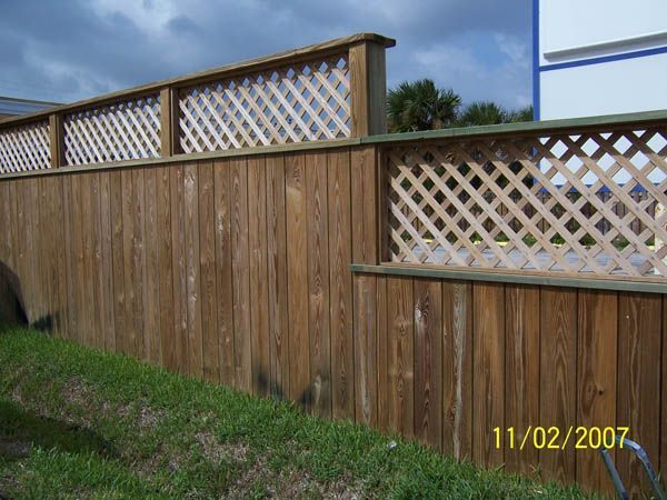 Lattice Enclosure Fence — Cocoa Beach, FL — Darrell’s Docks