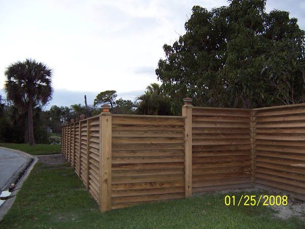 Horizontal Fence — Cocoa Beach, FL — Darrell’s Docks