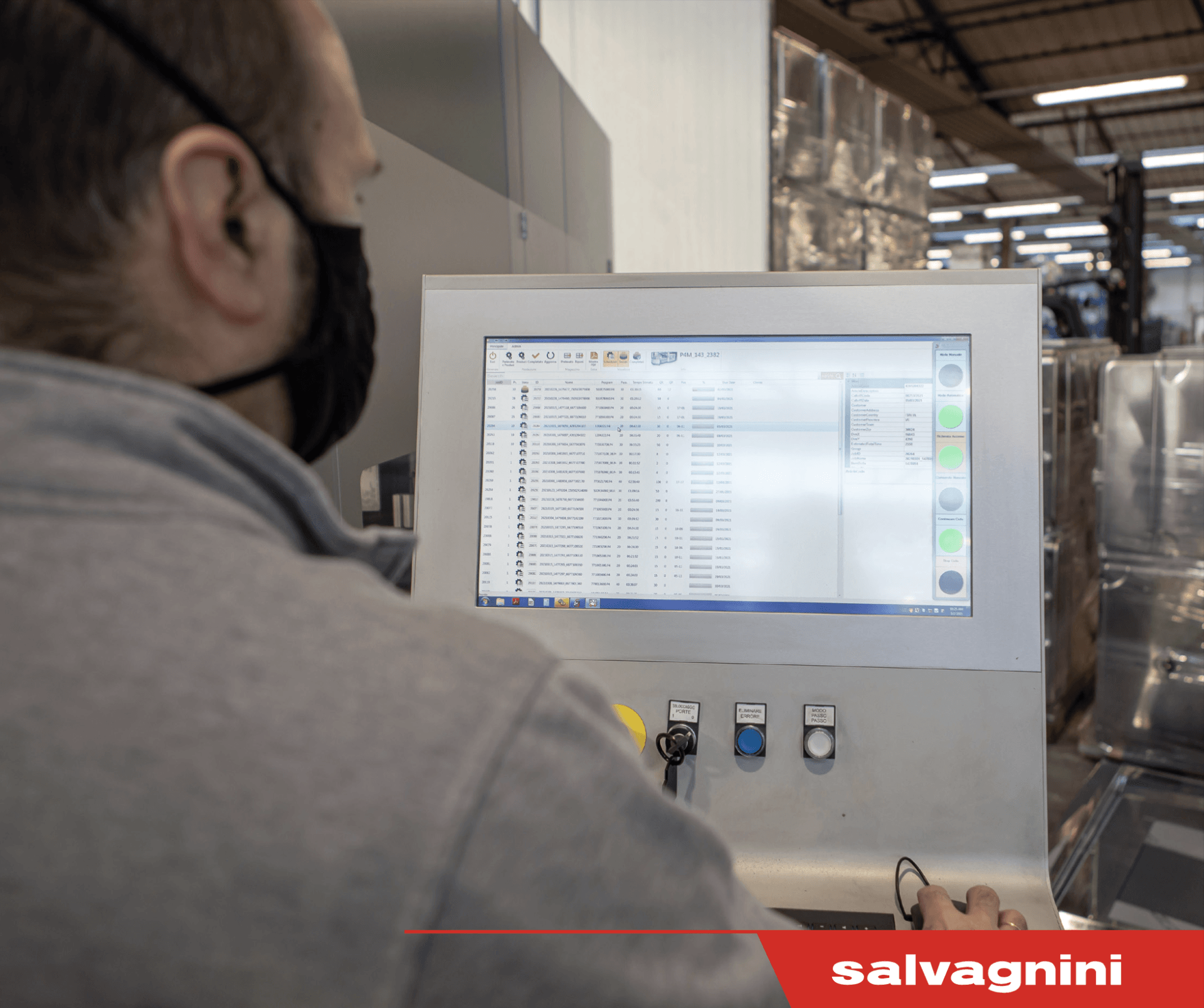Salvagnini Employee using lean manufacturing software