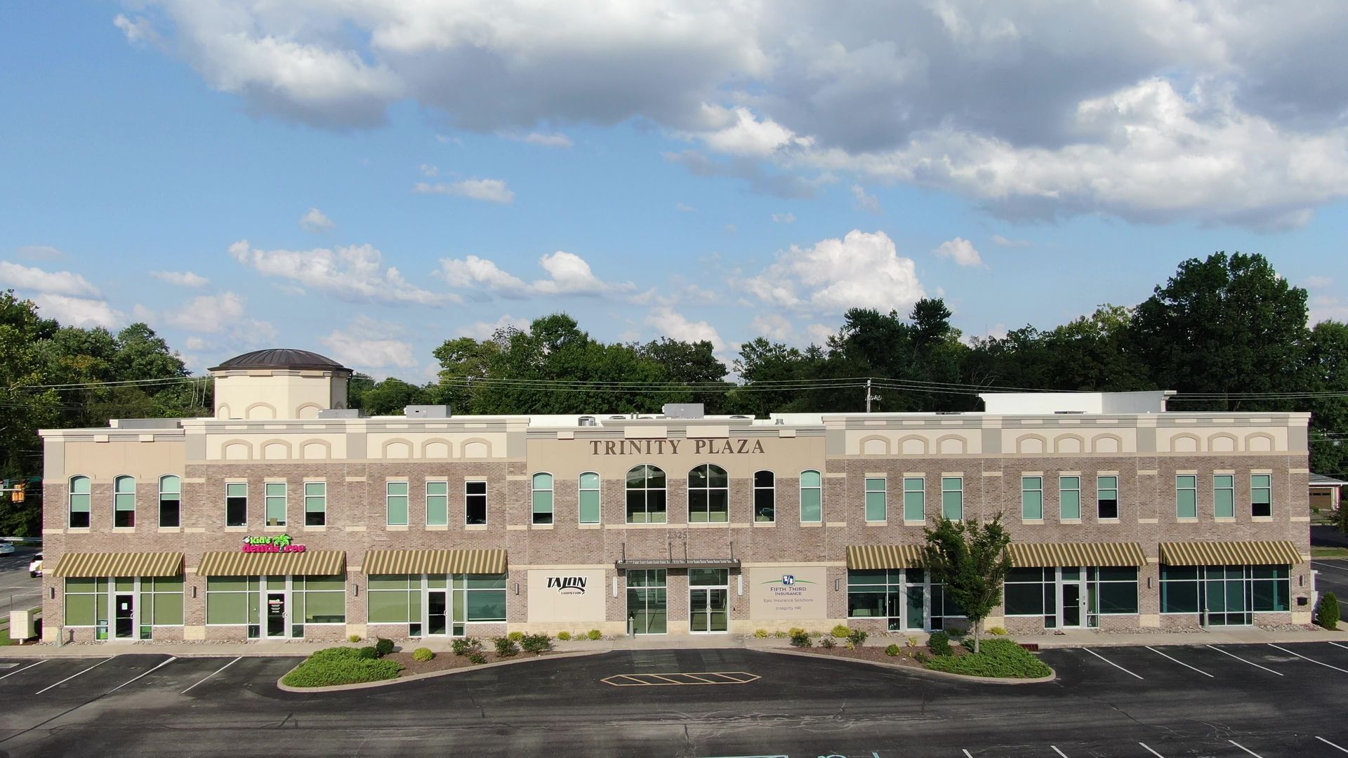 charleston house apartments exterior