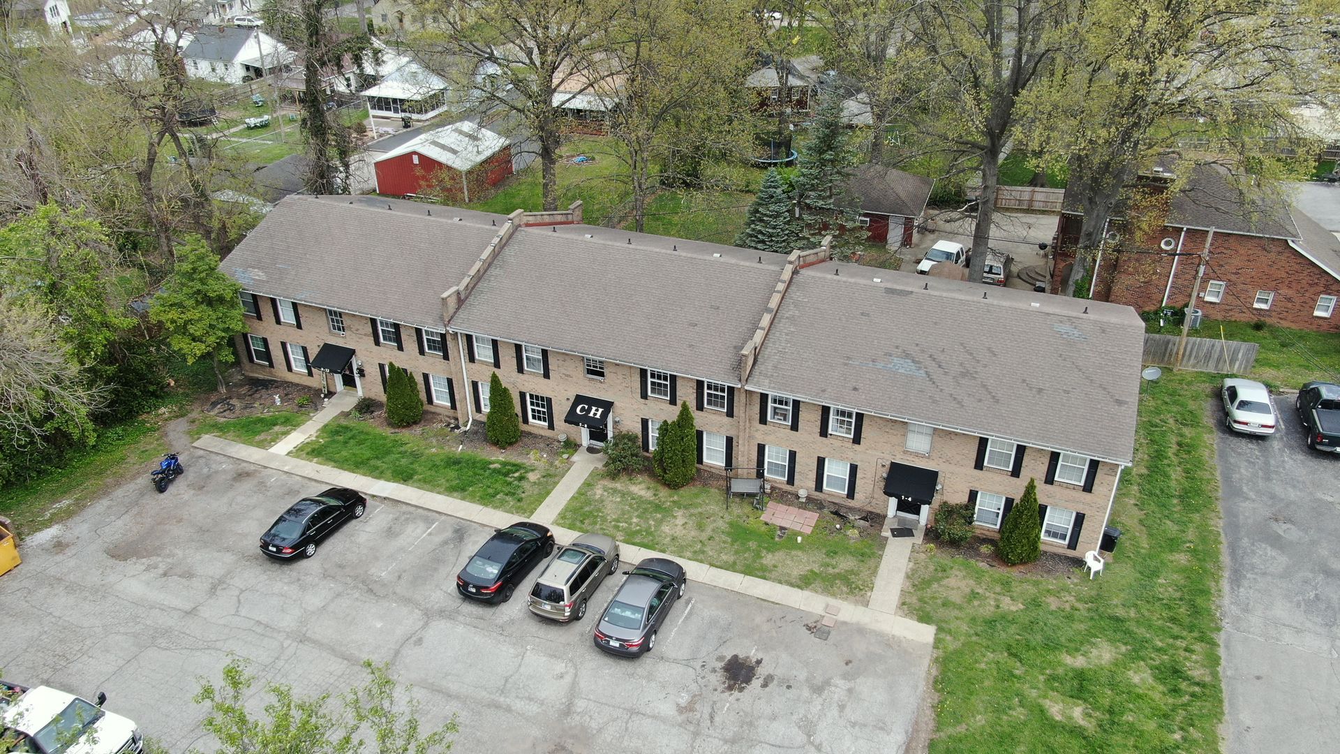 charleston house apartments exterior