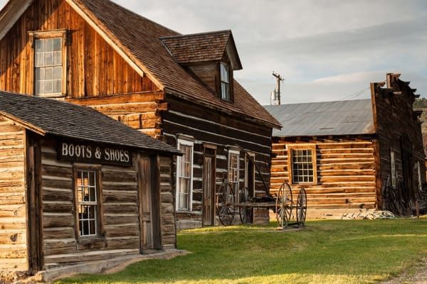 Bozeman history, Montana history, ghost towns, cowboys best place to stay in bozeman hotels, best reviews