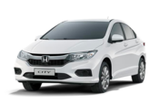 Carro sedan Honda City branco.