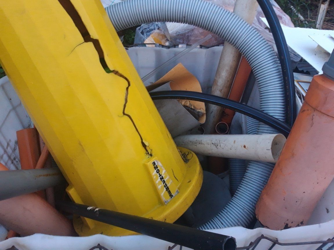 rifiuti tubi in plastica