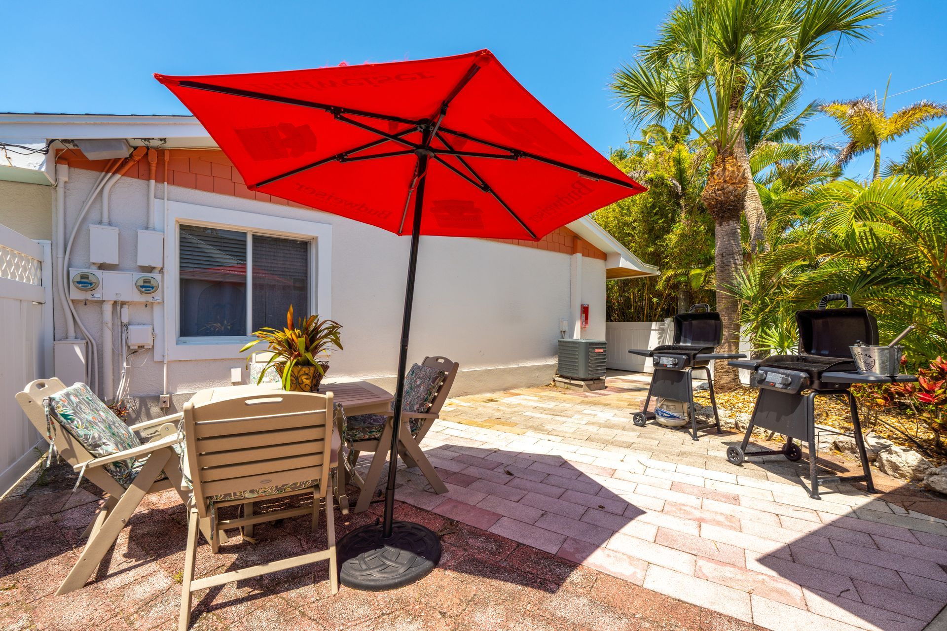 Common area at Palm Tree Villas, showcasing the pool area.