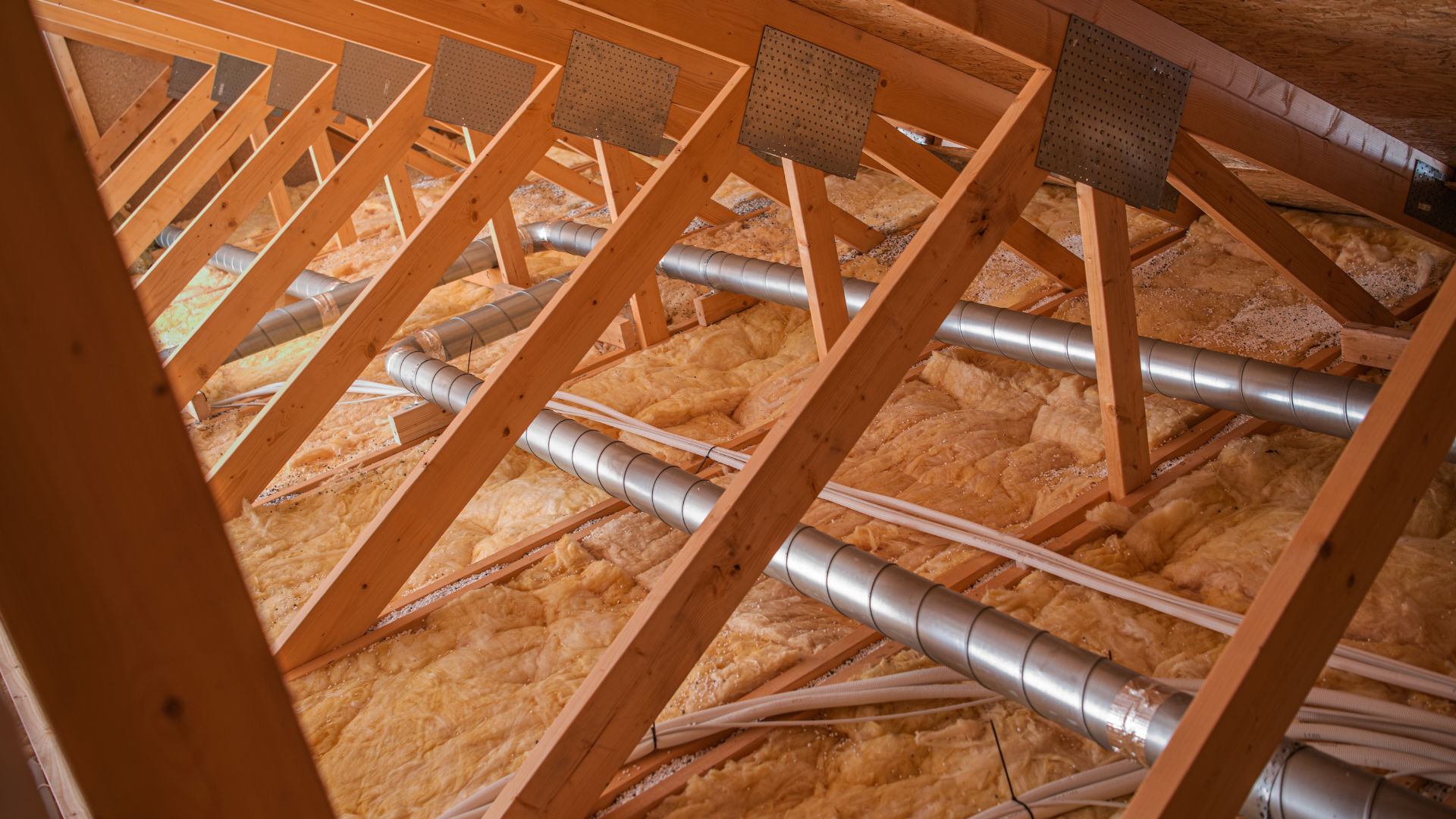air leaks in attic affecting home insulation performance