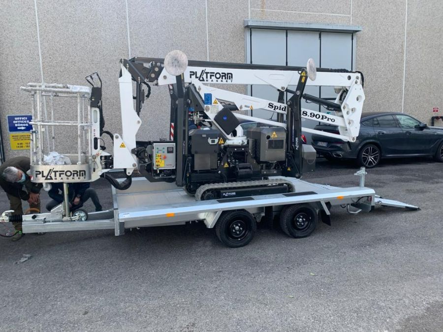 rimorchio con braccio