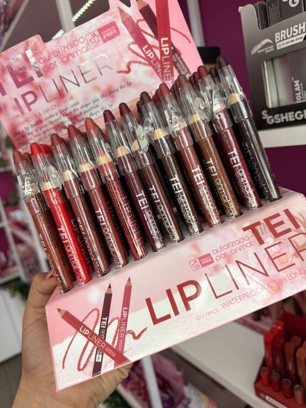 LAPIZ LABIAL CON SACAPUNTAS