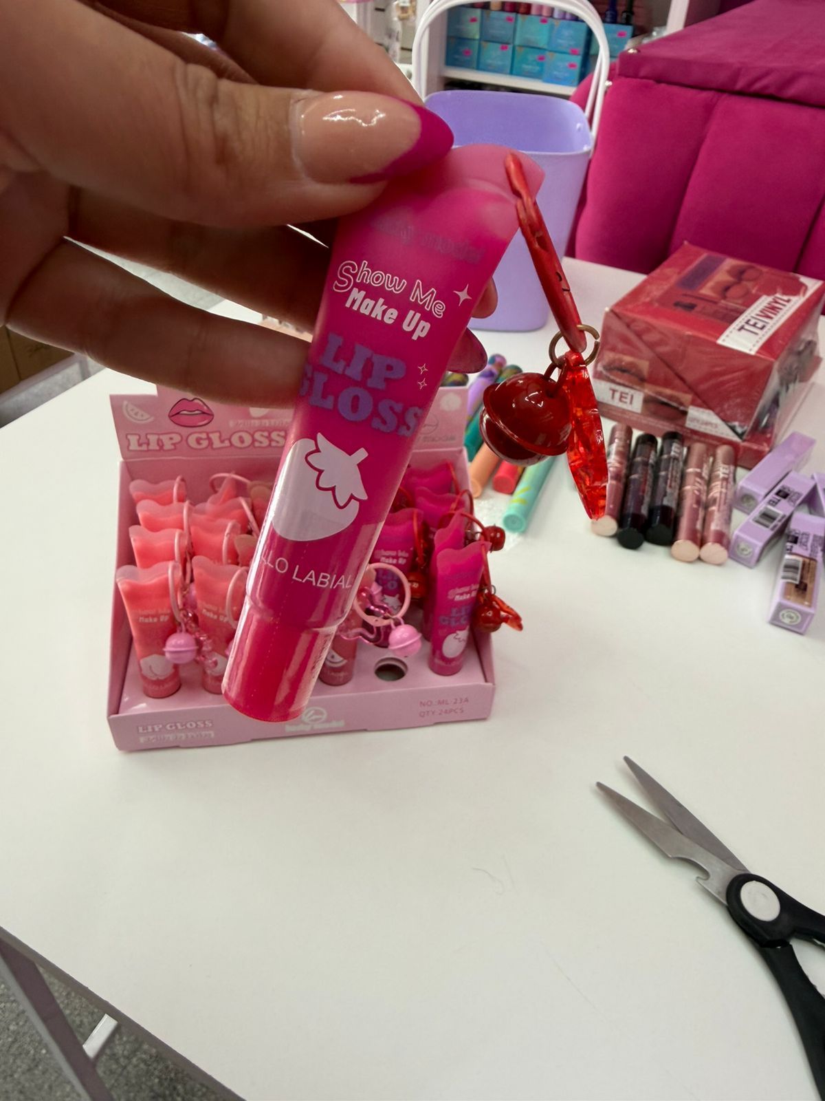 LIP GLOSS BRILLO LABIAL.