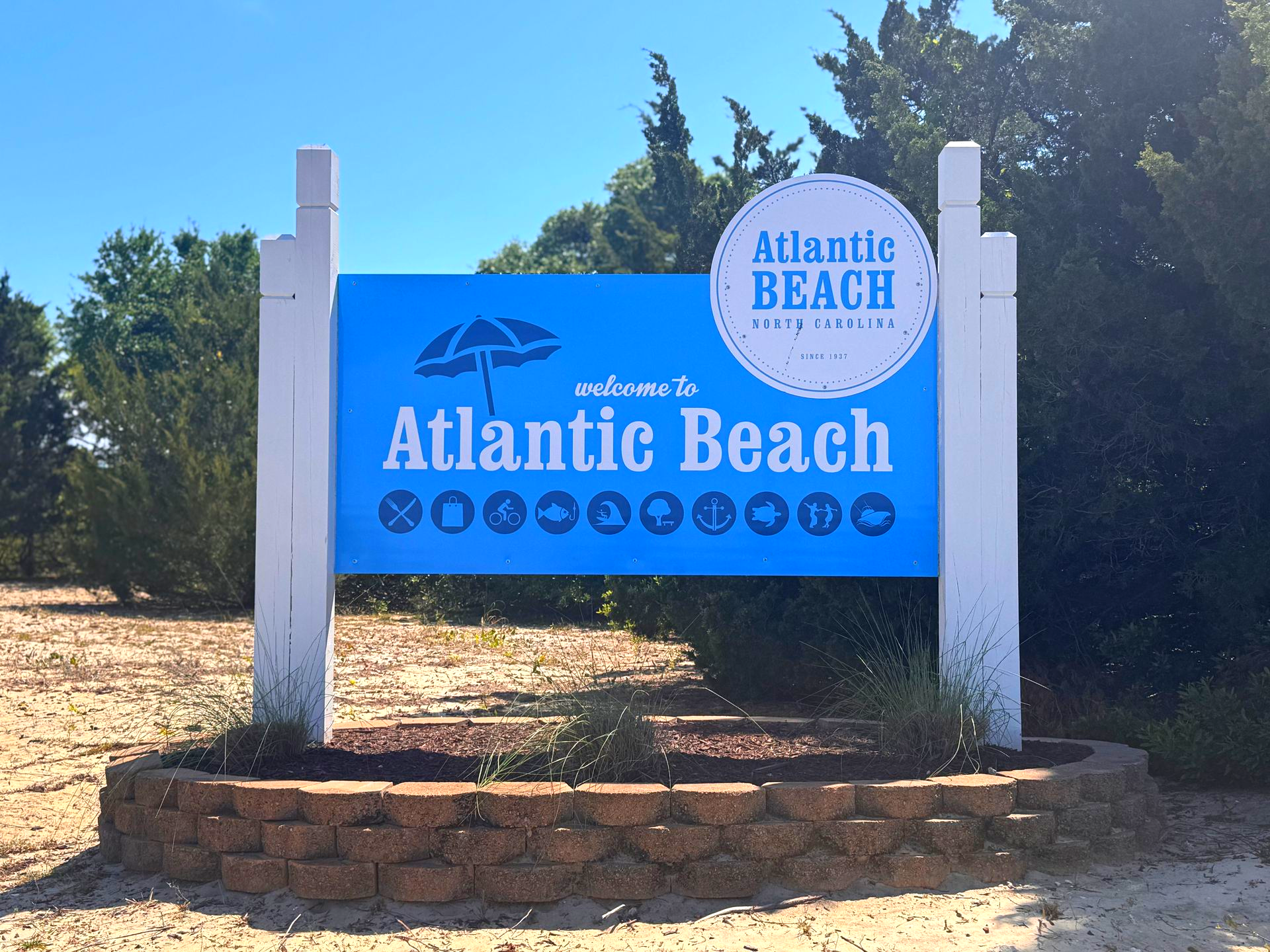 Welcome to Atlantic Beach Sign; photo by Beachview Auto Service