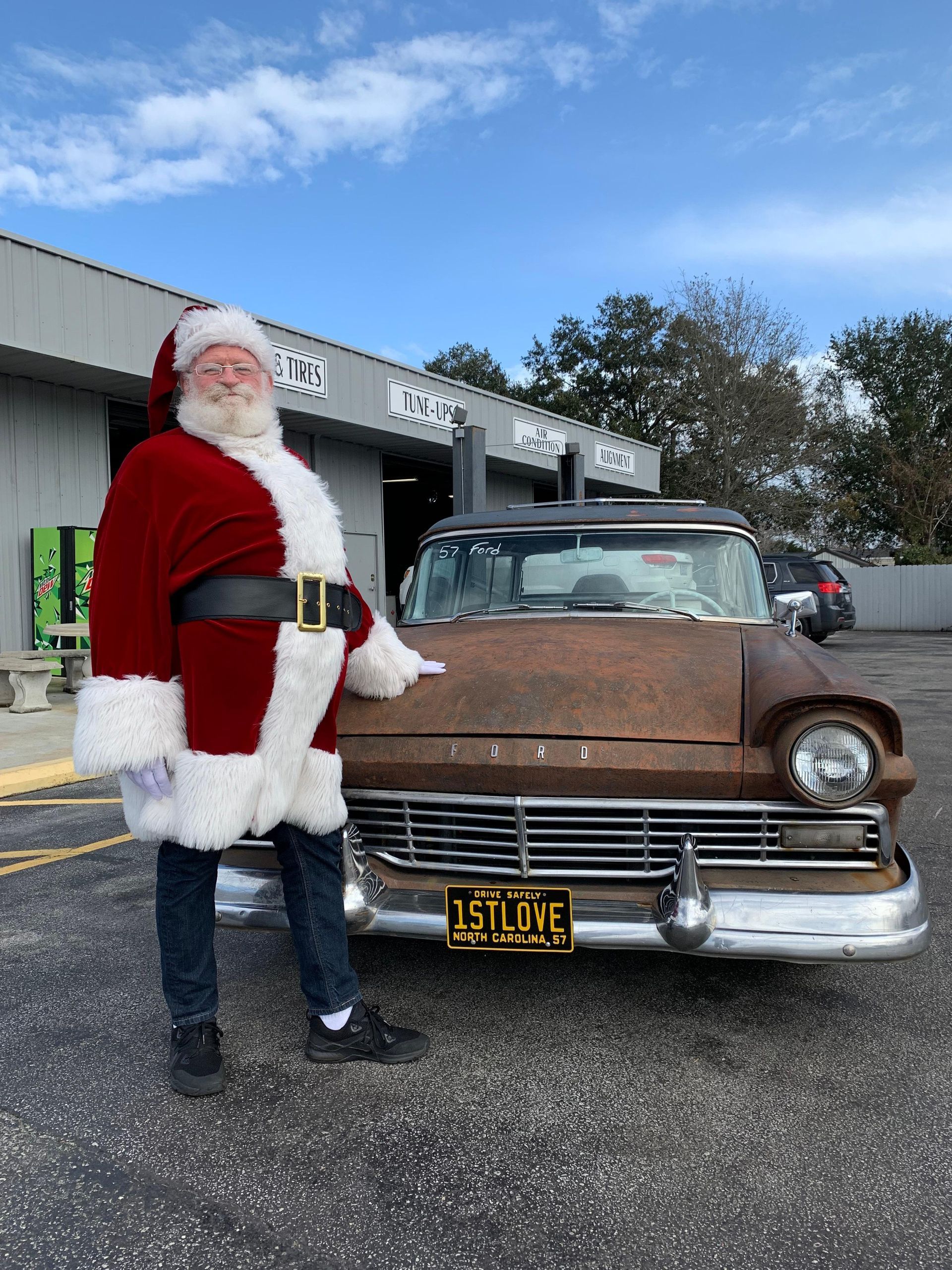 Shop Gallery: Santa | Beachview Auto Service