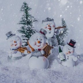 snowmen carolling