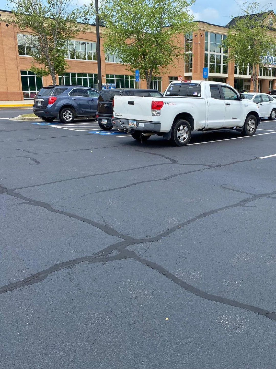 parking lot crack repair