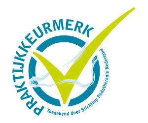 Een blauw en groen logo met de tekst praktijkkeurmerk