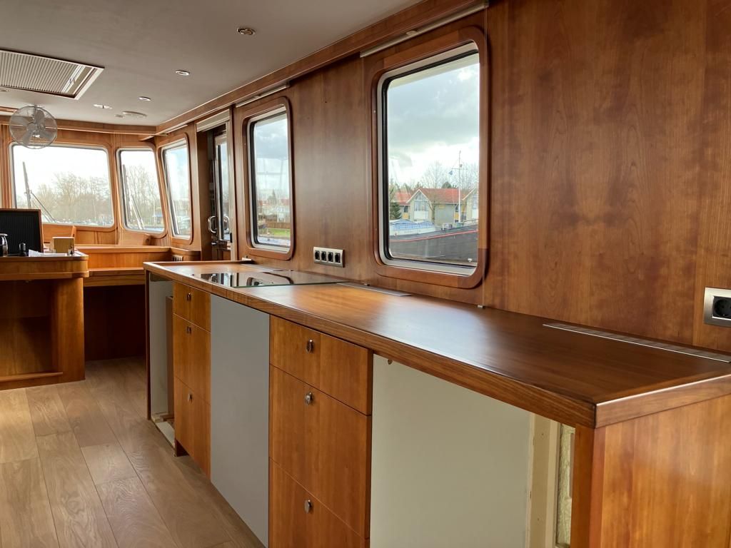 Exclusieve Woonboot interieur Kasten Maatwerk JachtbetimmeringNoord