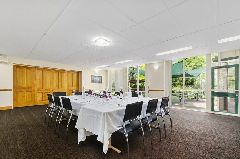 solomon inn conference room 2