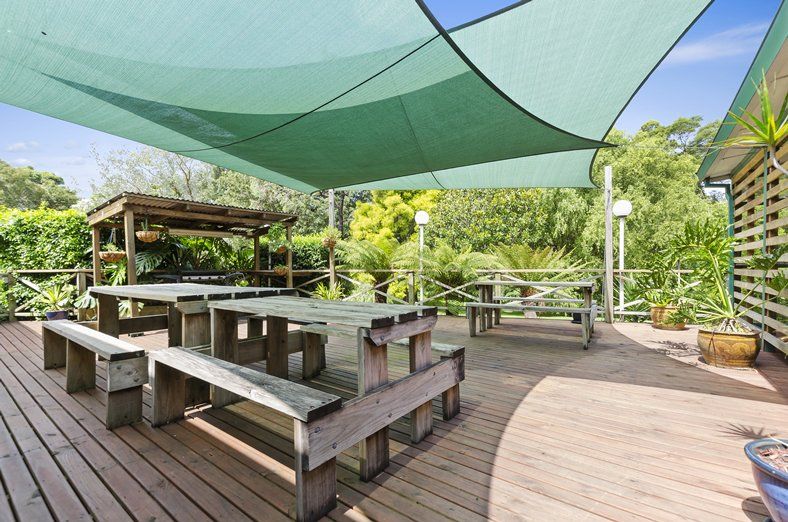 solomon inn bbq area