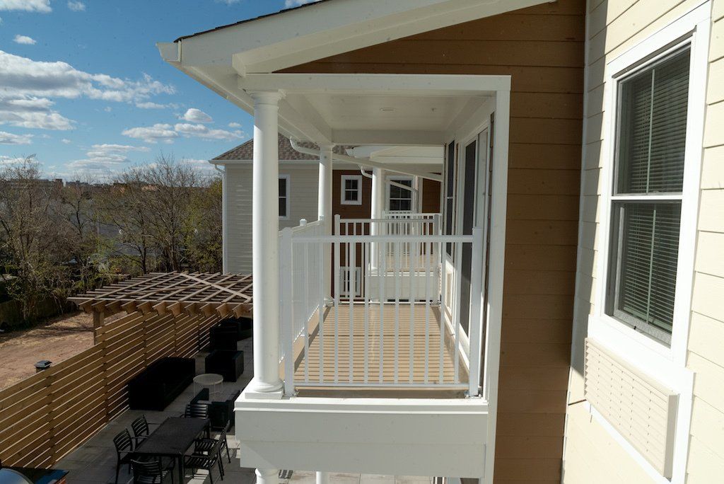 191 Hamilton exterior porch