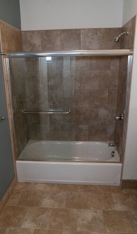 191 Hamilton bathroom