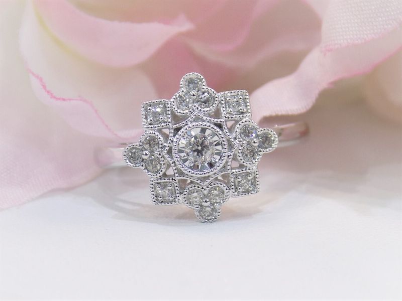 Diamond engagement ring