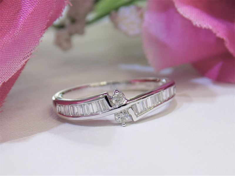 Diamond ring with baguette and marquise cut stones