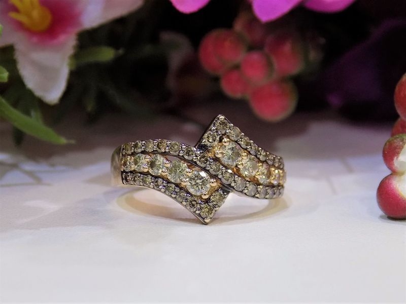 Diamond ring with a unique