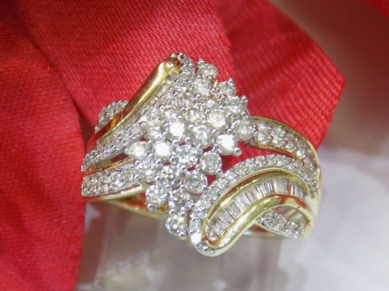 Gold diamond cluster ring with layered bands