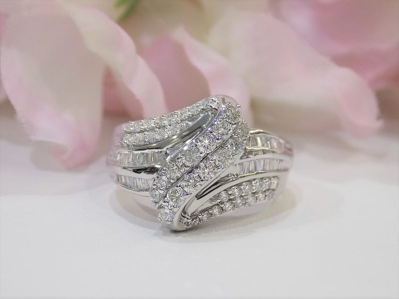 Diamond ring with multiple stones