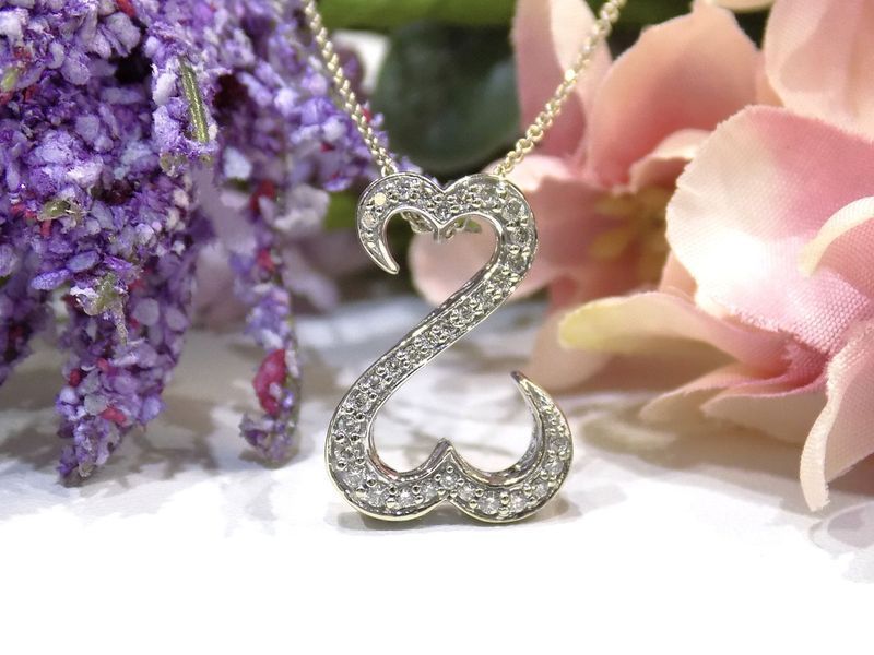 Diamond heart pendant necklace