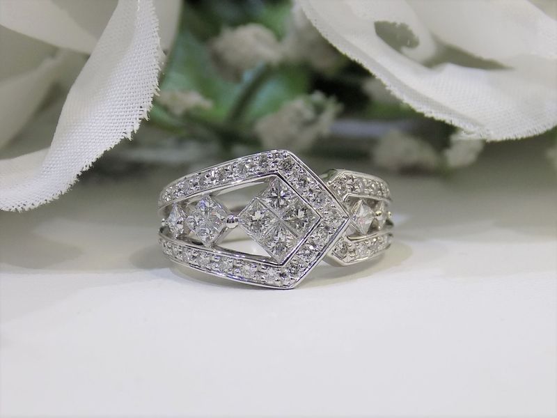 Diamond-studded ring