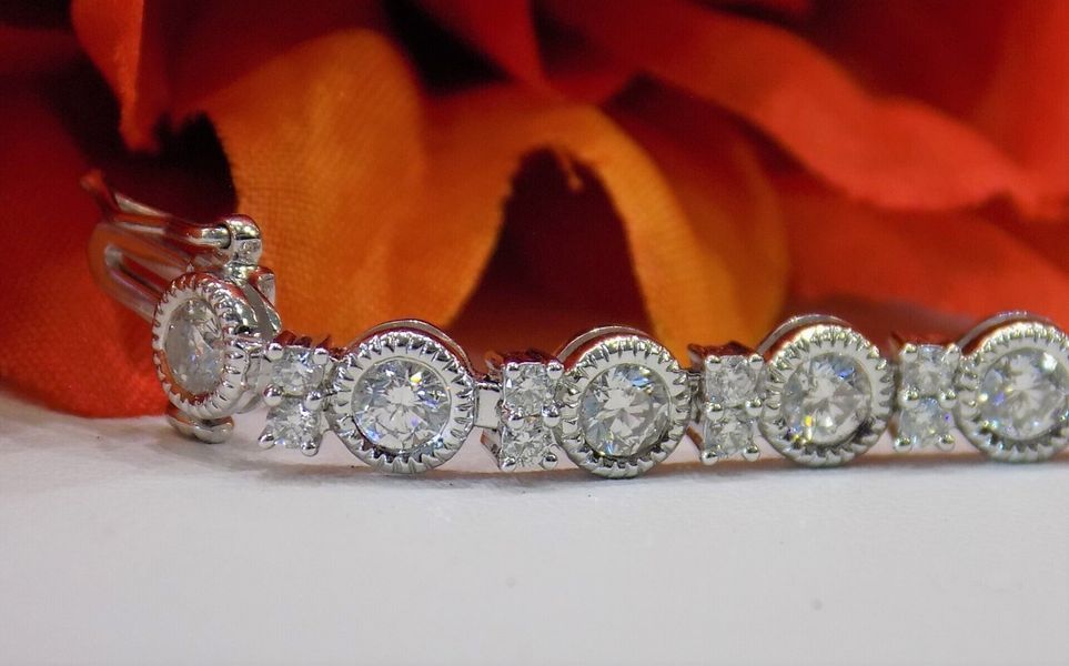 Diamond bracelet with bezel-set stones