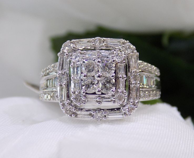 Diamond engagement ring