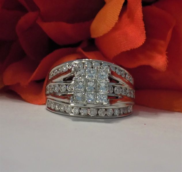 Diamond ring with a multi-tiered design