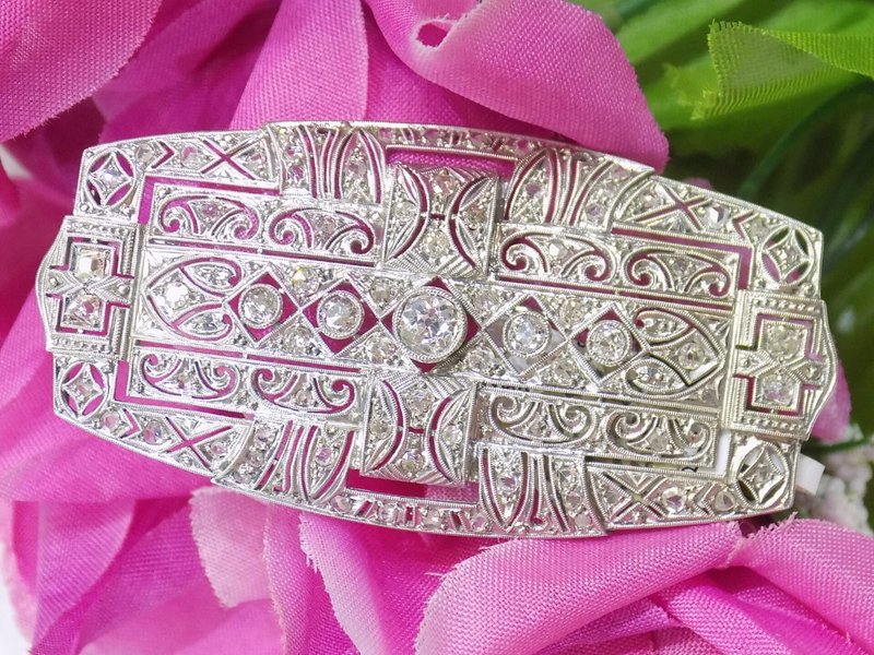 Art deco diamond and platinum brooch set