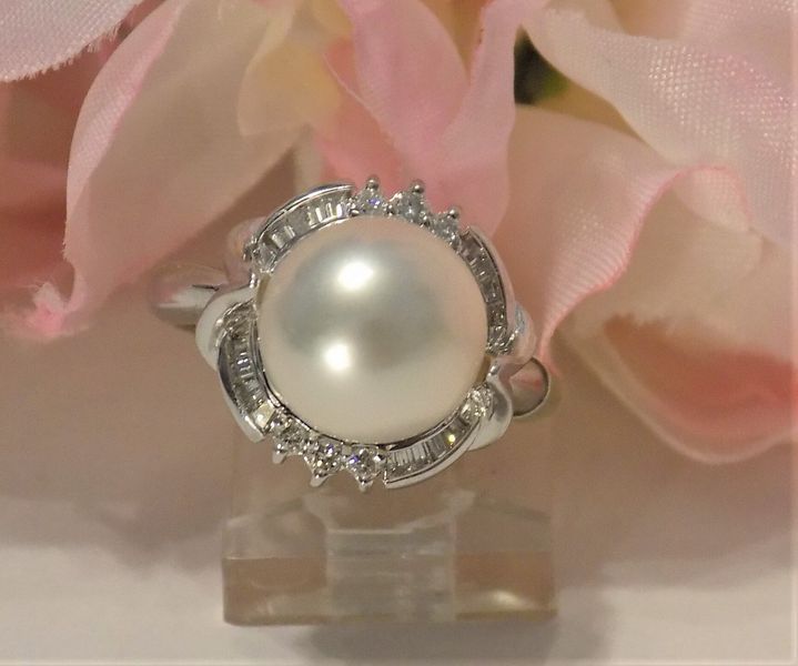Pearl ring with diamond accents