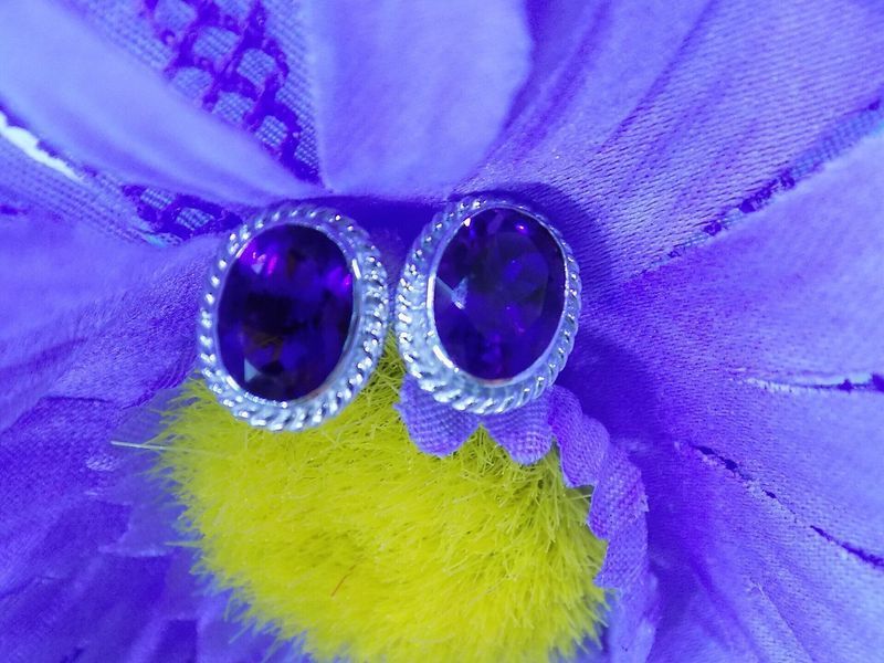 Oval amethyst earrings