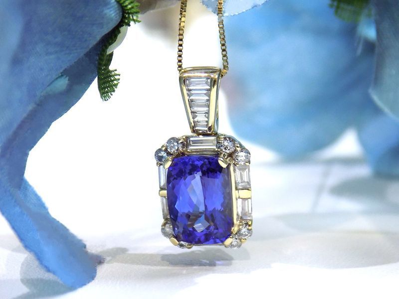Tanzanite pendant necklace with a large blue gemstone