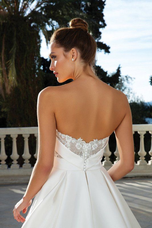 Justin Alexander wedding dress 88110 back close
