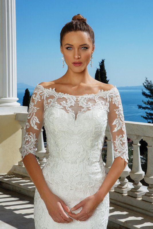 Justin Alexander wedding dress 88114 jacket close up
