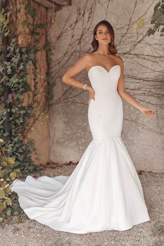 Justin Alexander wedding dress 88139 front