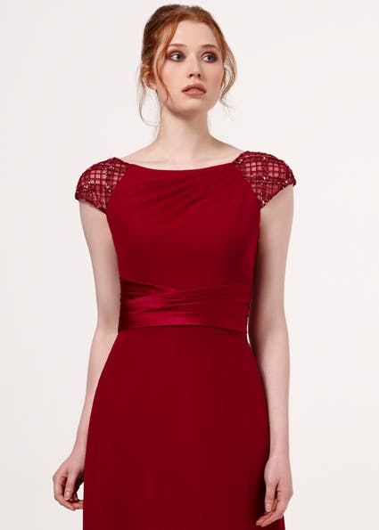 Romantica bridesmaid Buffy close up