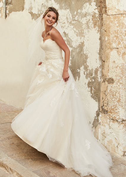 Romantica wedding dress Nicola front