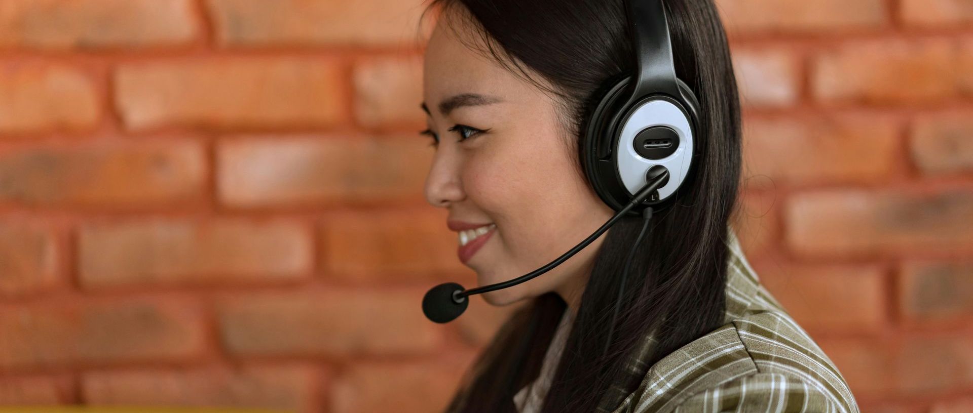 Virtual Assistant Answering Phones