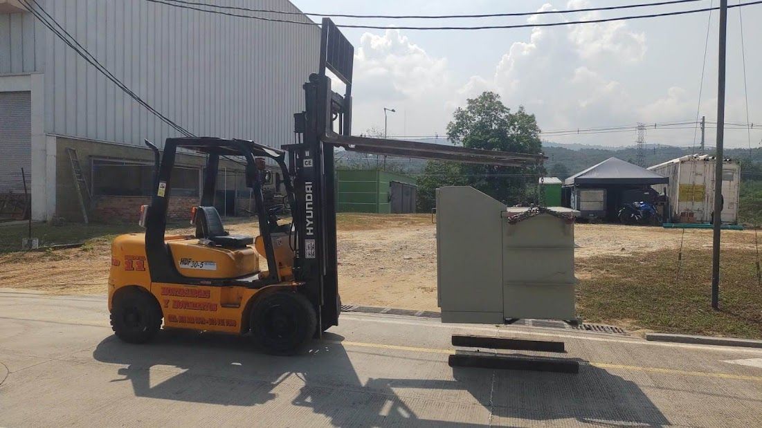 Grúas y movimientos de Santander s.a.s