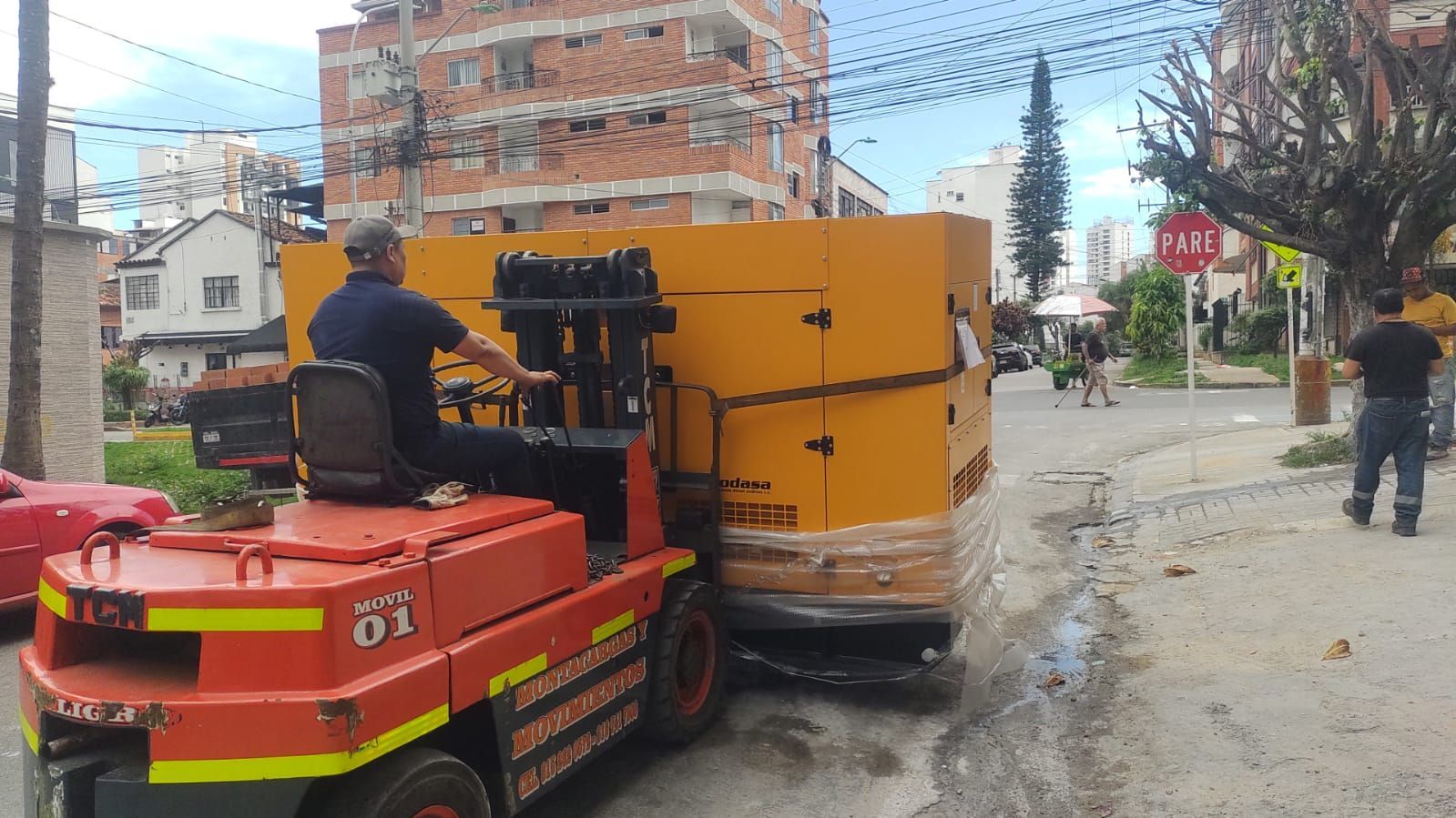 Grúas y movimientos de Santander s.a.s